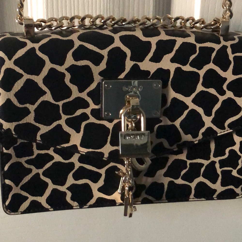 Hand bag